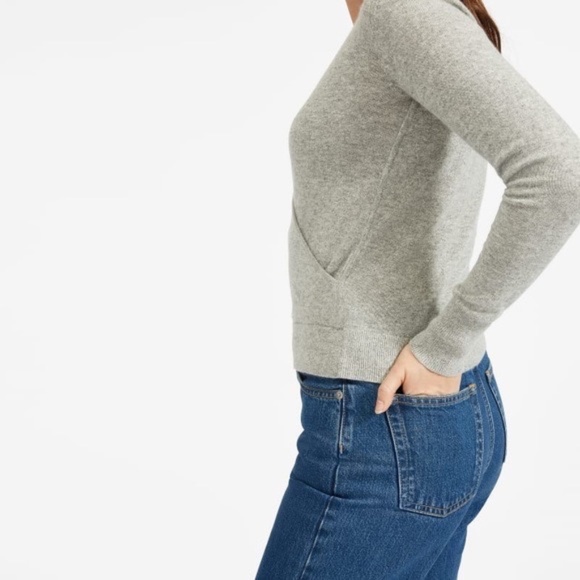 ✨NWT✨ EVERLANE The Cashmere Wrap Sweater in Heather Grey Gray Sz Medium - Picture 7 of 8